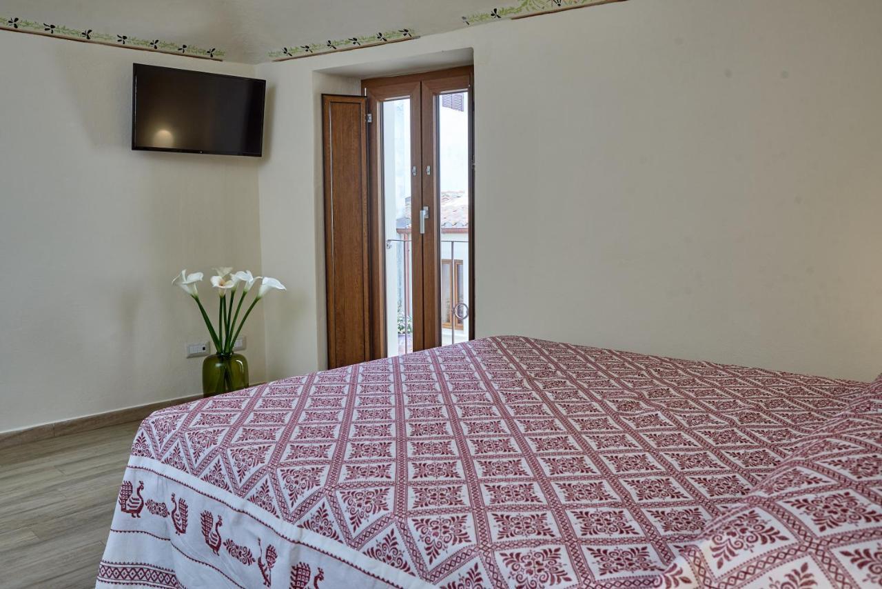 Casa Masuri, Nel Cuore Di Dorgali Εξωτερικό φωτογραφία